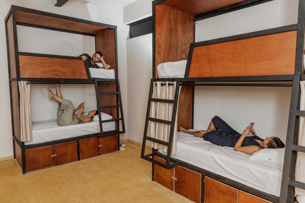 Caleta Hostel Rooftop & Pool Cancún Eksteriør bilde
